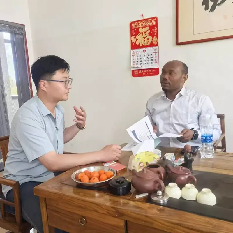 アフリカの顧客がliweiyuanを訪問して、アフリカ鋼構造市場を共同で拡大しました